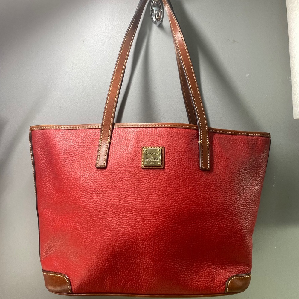 Dooney&Bourke 1975 Red Pebble Grain Leather Charleston Tote Purse Bag. Beautiful